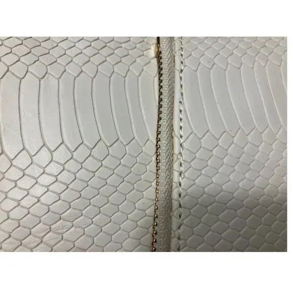 Elaine Turner White Snake-Embossed Clutch Wristlet | Like a New - Picture 6 of 16